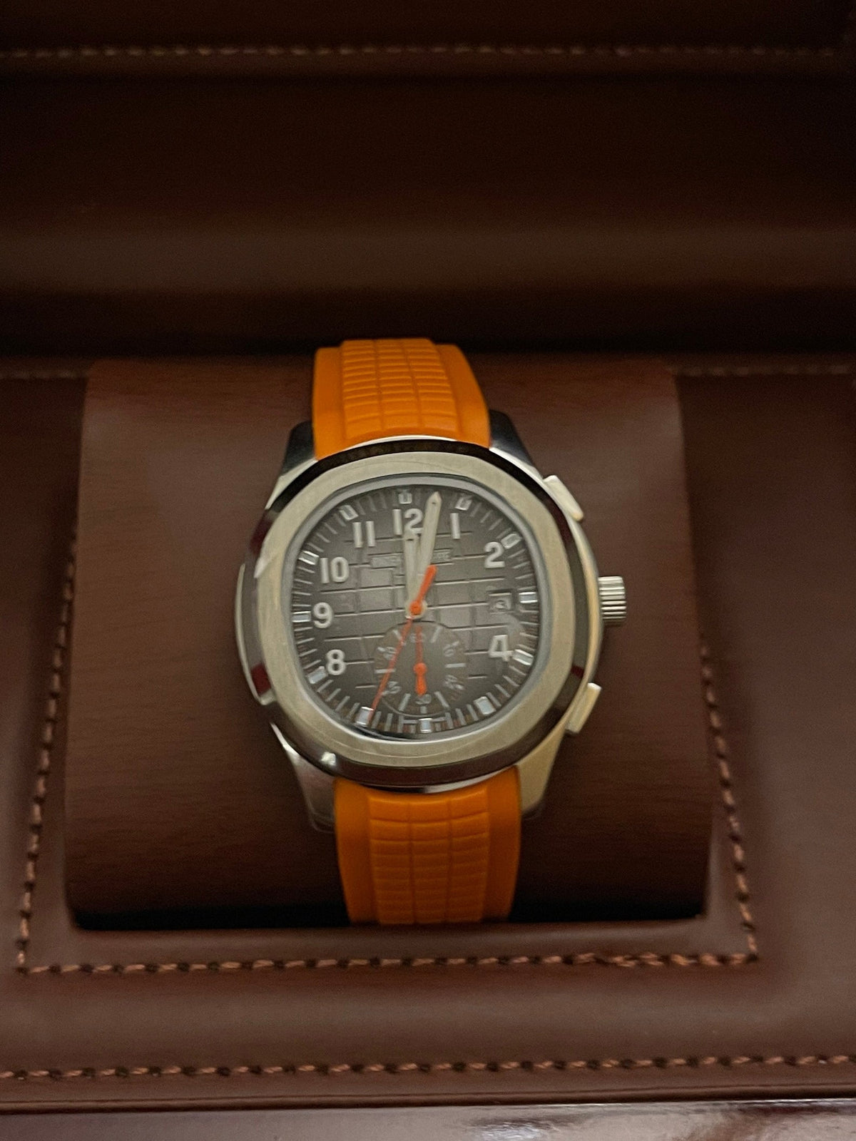 PATEK PHILIPPE AQUANAUT chronograph (Orange)