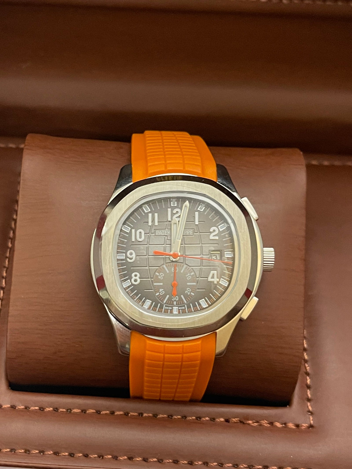 PATEK PHILIPPE AQUANAUT chronograph (Orange)